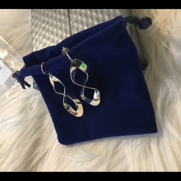 Sterling Silver Figure 8 Lightweight Dangle Earrings. NIB - Picture 2 of 10